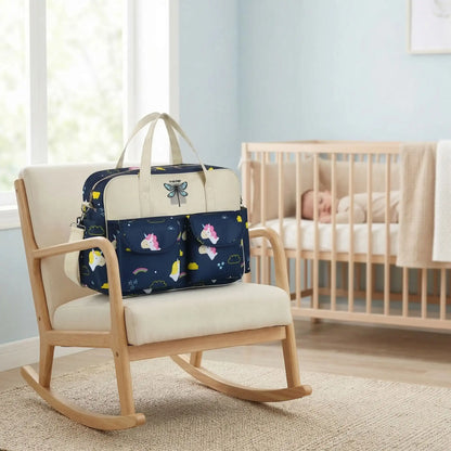sac-a-langer-bebe-dans-la-chambre-de-bebe